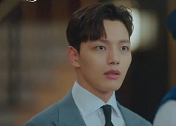 Phim 'Hotel Del Luna' tập 2: IU cứu sống Yeo Jin Goo từ tay ác quỷ, là nhân duyên từ nhiều kiếp trước?