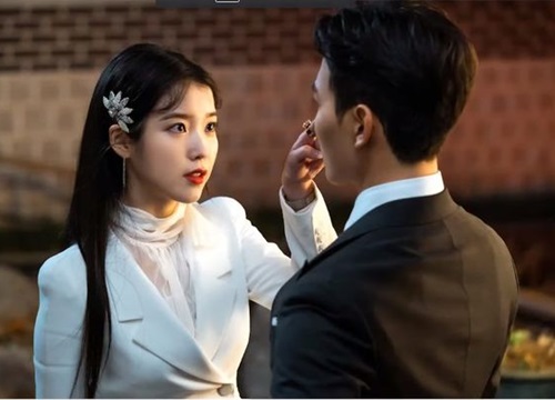 Ấn tượng hai tập đầu 'Hotel Del Luna' của IU: Tổ stylist và tổ biên kịch quá đỉnh