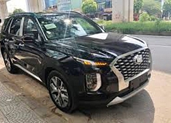 Bóc tách trang bị Hyundai Palisade vừa về đại lý: SUV 8 chỗ, nhiều chi tiết mới lạ so với Santa Fe