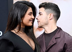 Chồng trẻ gọi Priyanka Chopra là 'ánh sáng đời tôi'