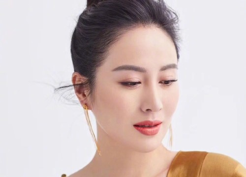 "Mạnh Lệ Quân" Diệp Tuyền bất ngờ xác nhận đã chia tay bạn trai sau 4 năm hẹn hò