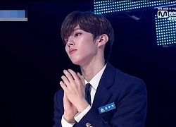 'Produce X 101': Kim Woo Seok vô hồn vỗ tay khi Lee Jin Hyuk bị loại, lòng quặn thắt đến rơi nước mắt