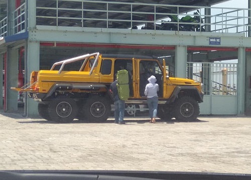 Quái vật' Mercedes-AMG G63 6x6 đầu tiên về Việt Nam