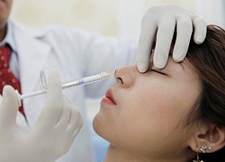 Sốc trước cảnh tiêm filler mũi thô bạo, chị em bao giờ mới thôi tin vào thẩm mỹ giá rẻ?Bài viết được tham khảo ý kiến từ bác sĩ, chuyên gia