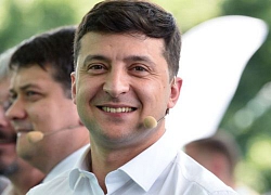 Zelensky mặc quần bơi xuất hiện trước công chúng, bất ngờ lý do