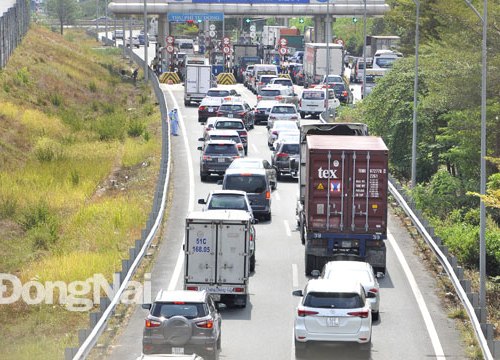 Đường cao tốc TP.Hồ Chí Minh - Long Thành - Dầu Giây quá tải