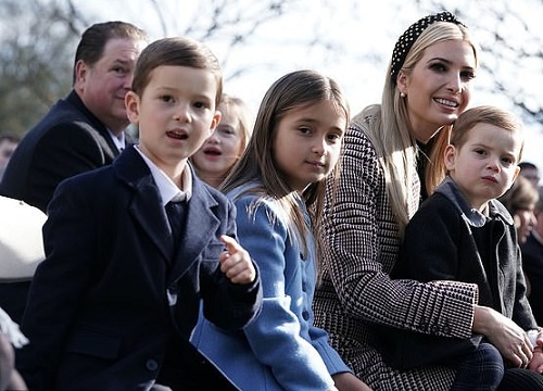 Ivanka Trump hào hứng khoe ảnh gia đình có thêm "thành viên" mới, bất ngờ bị dư luận "dội gáo nước lạnh", chỉ trích vì lý do không ngờ