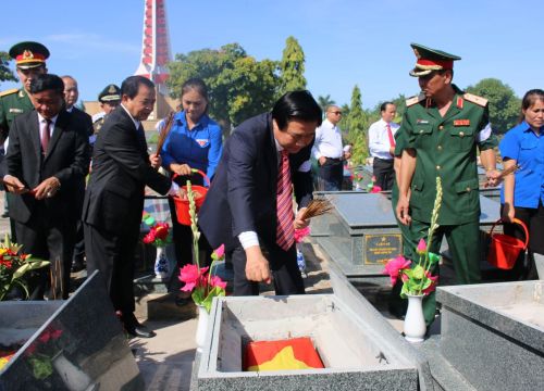 Long An truy điệu, an táng hài cốt liệt sĩ hy sinh ở chiến trường Campuchia