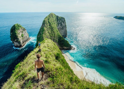 Một du khách Việt Nam bất ngờ bị sóng lớn cao 6m cuốn trôi ở đảo Bali