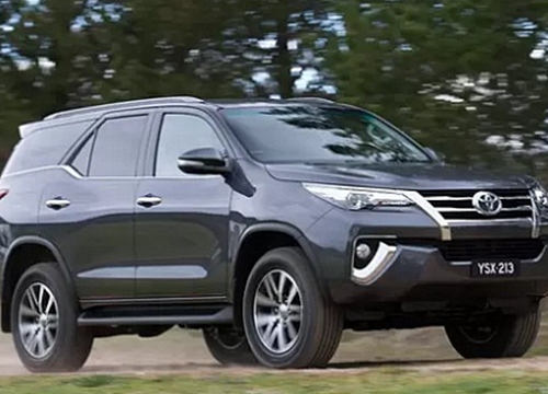 Mua SUV 7 chỗ, chọn Toyota Fortuner hay tân binh Mazda CX-8?