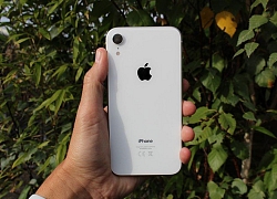 Nên mua iPhone XR hay iPhone X trong cùng tầm giá?