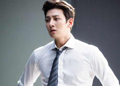 Khoảnh khắc màn ảnh "đẹp điên đảo" của Ji Chang Wook: Hoàng thượng nào lại có "body" ngon như cơm mẹ nấu thế này?