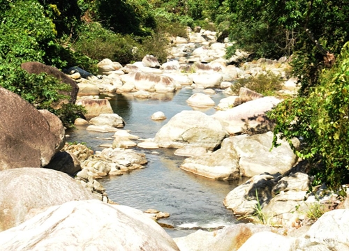 Phượt ngang đường Hồ Chí Minh, nhớ ghé suối mát Đắk Gà