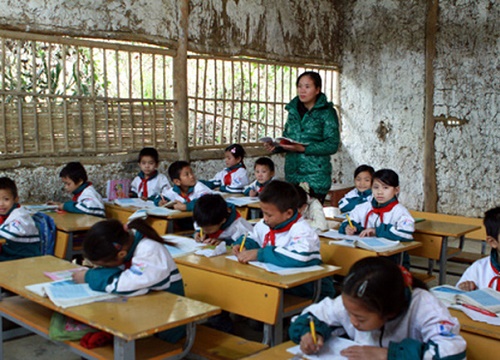 Tuyên dương thầy cô tiêu biểu "gieo chữ" cho sinh dân tộc