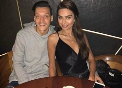 Amine Gulse, người vợ xinh đẹp, giỏi giang của Mesut Ozil