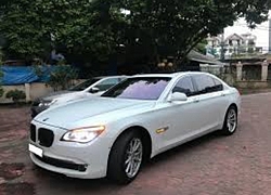 BMW 740Li sau gần 10 năm sử dụng có giá rẻ hơn 300 triệu đồng so với Toyota Camry thế hệ mới nhất