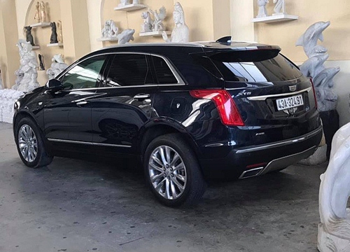 Hàng độc Cadillac XT5 bất ngờ xuất hiện tại Đà Nẵng: Đàn em Escalade cạnh tranh Mercedes GLC