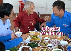 Hàng trăm thanh niên đến thăm 45 Mẹ Việt Nam anh hùng đất Quảng Trị