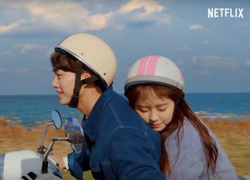 Kim So Hyun đẹp hết phần thiên hạ, vô tình gây thương nhớ cho 2 chàng mỹ nam trong teaser đầu tiên của 'Love Alarm'