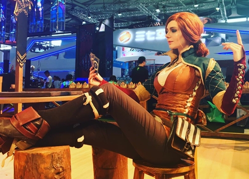 Màn cosplay nhân vật game The Witcher hoàn hảo, đẹp không góc chết