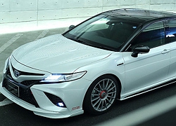 Toyota Camry bắt mắt hơn với gói độ 60 triệu đồng