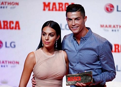 Bạn gái C.Ronaldo khoe dáng với loạt hình quyến rũ