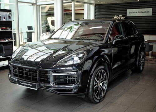 Chiêm ngưỡng Porsche Cayenne Turbo 2019 đầu tiên cập bến Việt Nam