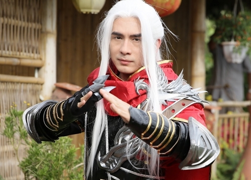 Đan Trường lại làm fan lịm tim với cosplay cổ trang Thiên Kiếm Mobile