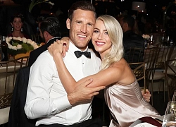 Julianne Hough khiến chồng sốc khi thú nhận 'không chuẩn girl'