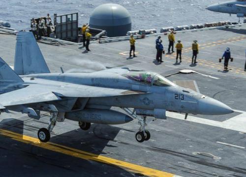 Máy bay F/A-18E của Hải quân Hoa Kỳ rơi ở bang California