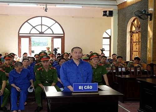 Ra phán quyết với các cựu cán bộ