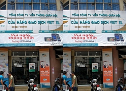 Truy bắt kẻ xông vào cửa hàng Viettel dùng dao kề cổ nhân viên cướp tài sản ở TP.HCM