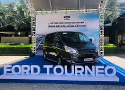 Xe Ford Tourneo bất ngờ lộ diện tại Việt Nam, tiếp tục rò rỉ thông số kĩ thuật và giá bán