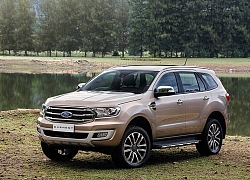 Ford Everest giảm gần 100 triệu, cạnh tranh Fortuner, SantaFe