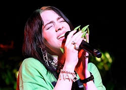 Ngôi sao Billie Eilish chịu đau đớn vì thú chơi móng tay dài