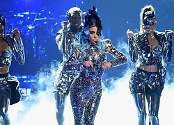 Nhiệt tình nhào lộn: Enigma của Lady Gaga lọt Top 15... chương trình xiếc đỉnh nhất tại Las Vegas!