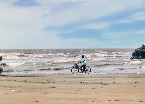 Những ngày biển chênh vênh lắm!