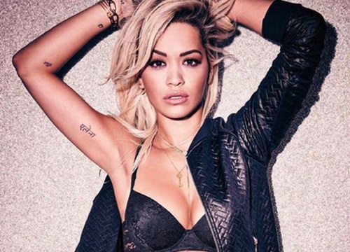 Sau tuyên bố "hấp dẫn tự nhiên", Rita Ora tiếp tục diện bikini nóng bỏng