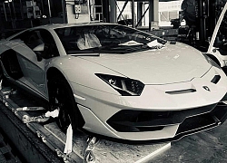 'Siêu bò' Lamborghini Aventador SVJ bản giới hạn cập bến VN