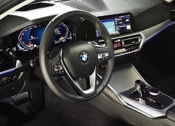 Tại sao BMW thu phí người dùng 80 USD cho Apple CarPlay?