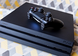 Xuất hiện thanh niên "cục súc" nhất năm: Đập nát PS4 Pro để phản đối game