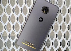 Motorola Moto Z4: Smartphone 5G rẻ nhất đáng mua?