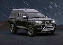 Độc đáo Mitsubishi Triton độ phòng game: chơi game dù ở trong rừng hay bờ biển