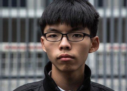 Nhà hoạt động Hong Kong Joshua Wong bị bắt giữ lại