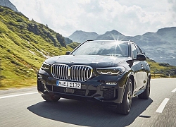 BMW X5 xDrive45e mới 'tàng hình' với người đi bộ