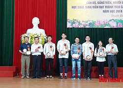 Tuyên dương cán bộ, đảng viên, người lao động có đề tài, sáng kiến và học sinh, sinh viên đạt thành tích cao trong học tập