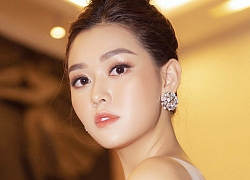 Xuất hiện trên trang chủ Miss International, Tường San được fan quốc tế dành lời khen có cánh vì nhan sắc đáng gờm