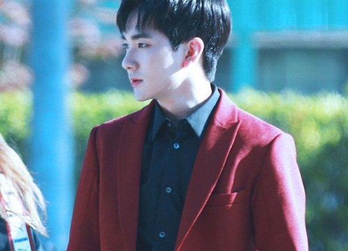 Aron (NU'EST) dù bị viêm ruột cấp vẫn tình nguyện giúp đỡ người bị nạn trên máy bay, hành động đẹp không thể không ca ngợi