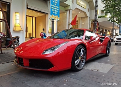 Diện kiến siêu phẩm Ferrari 488 Spider hàng hiếm tại Việt Nam trên phố Sài Thành