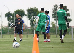 HLV Park Hang Seo băn khoăn chọn hợp đồng hay World Cup